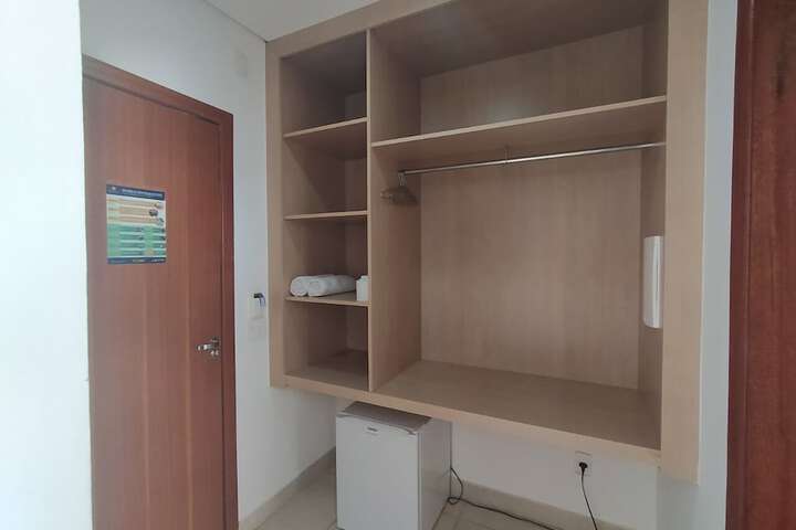 Room 17 of 145