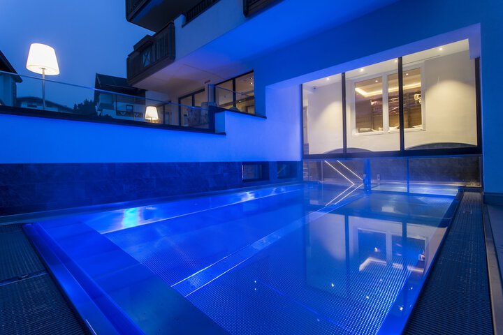 Pool 25 of 63