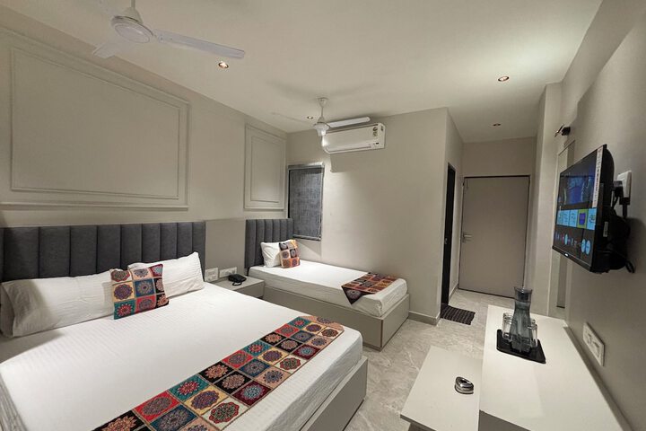 Room 8 of 20