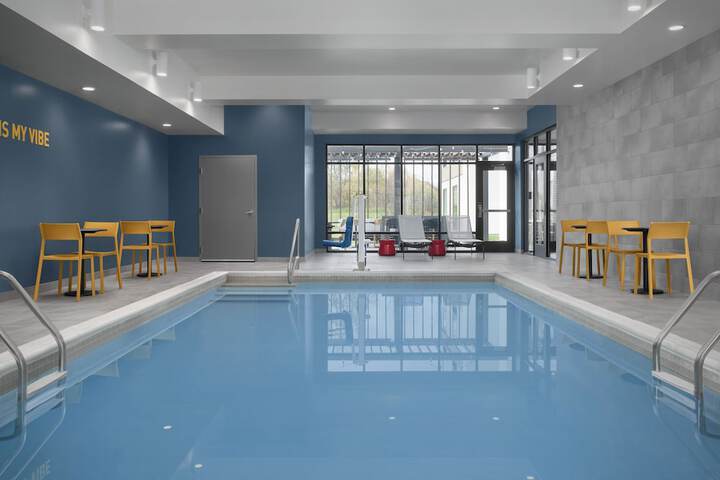 Swimming pool at Home2 Suites by Hilton Syracuse Liverpool Airport Area