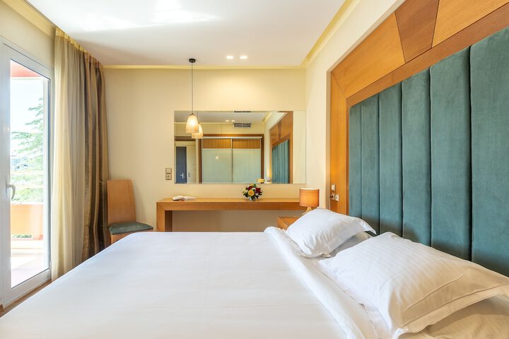 Room 4 of 30