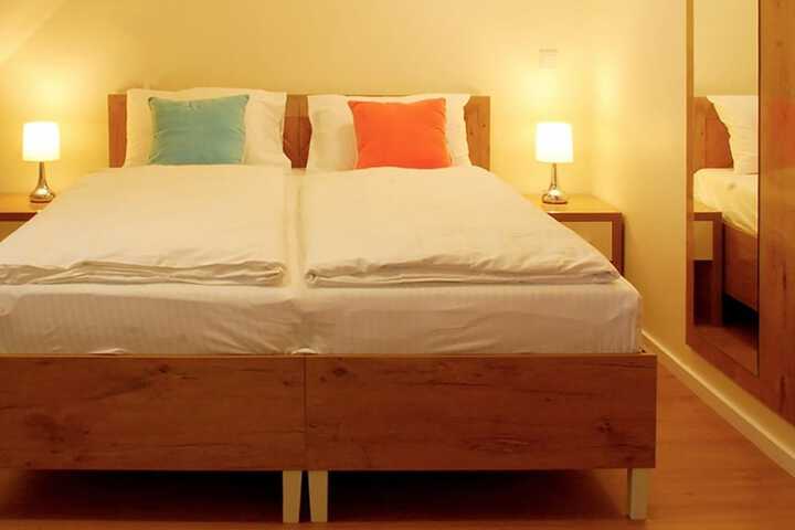 Room 10 of 36