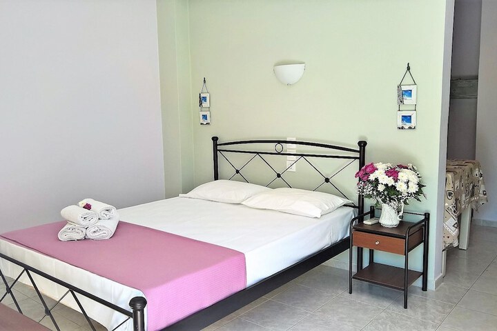 Room 4 of 34