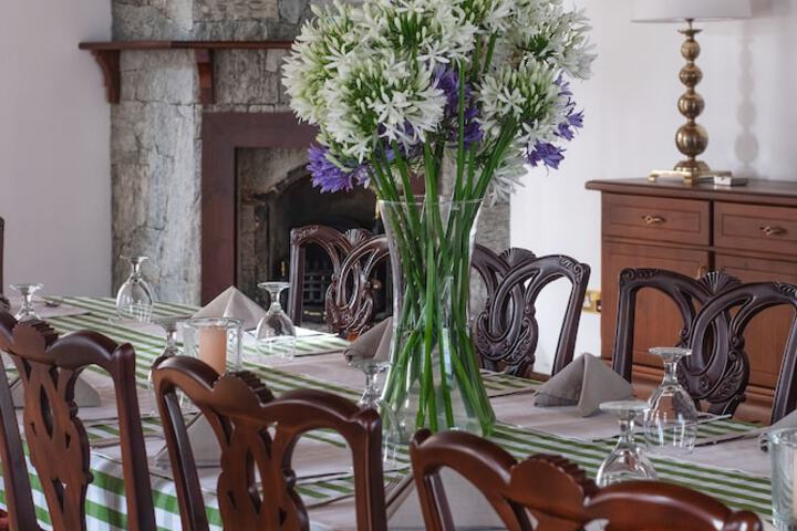 Dining 46 of 61