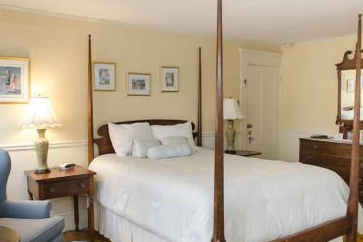 Room 14 of 27