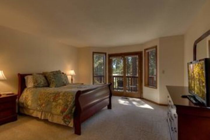 Room 16 of 33
