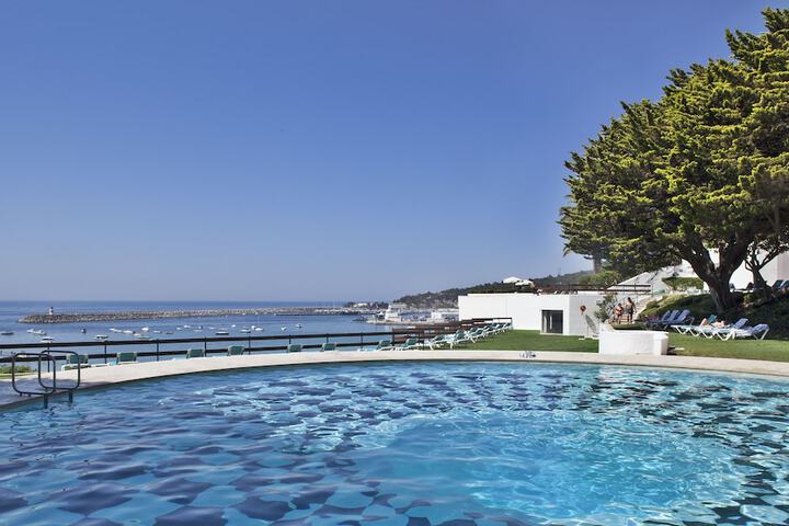 Hotel with Pool