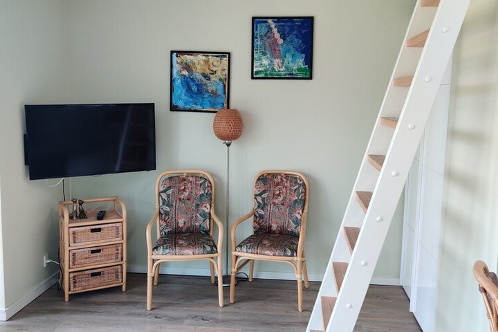 Room 3 of 135