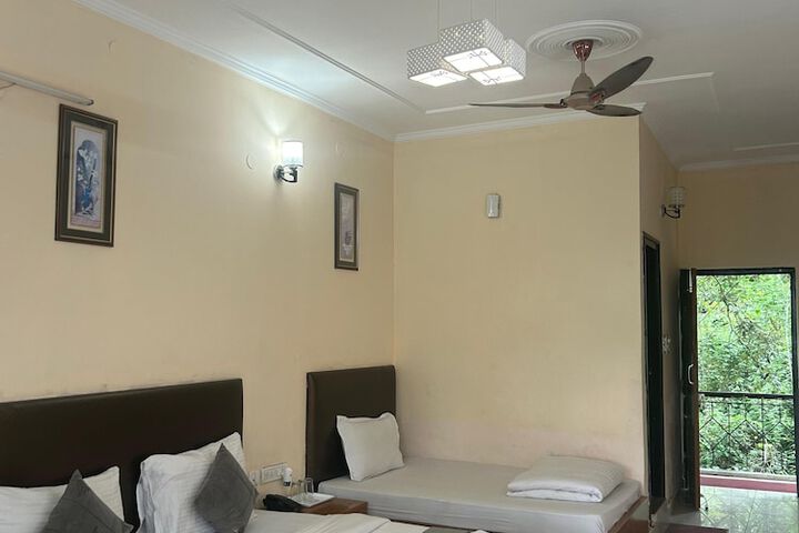 Room 3 of 23