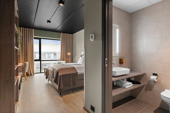 Room 35 of 86