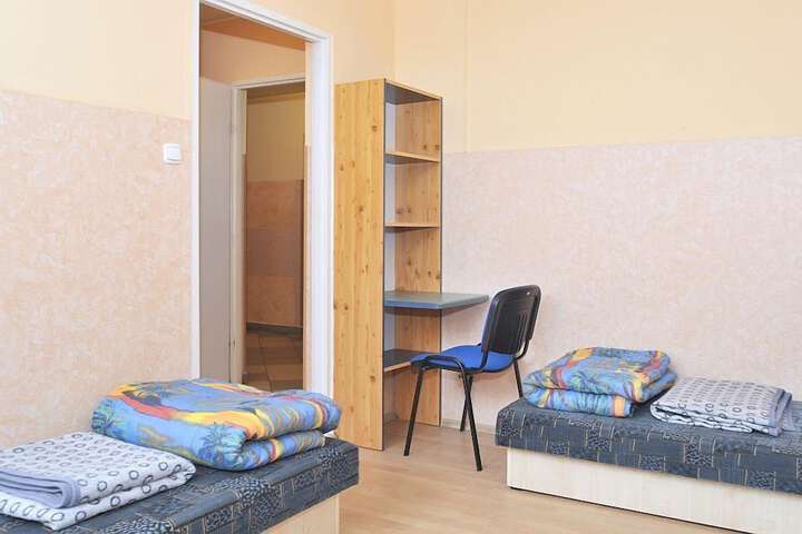 Room 8 of 18