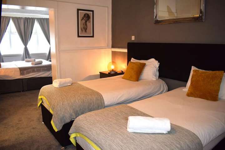 Room 14 of 34