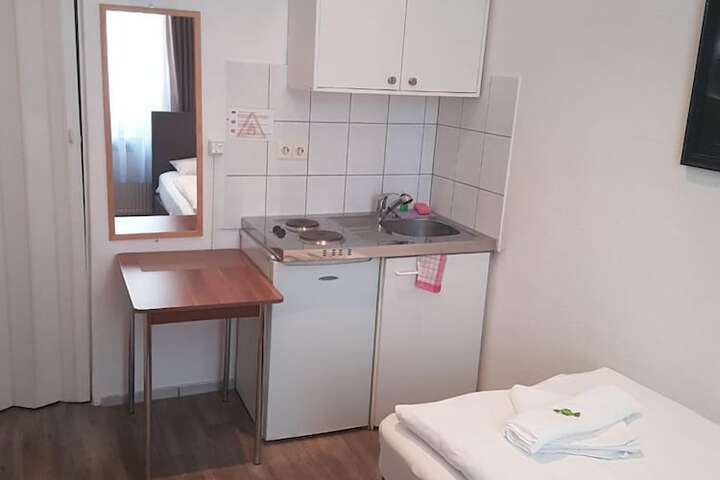Room 12 of 52