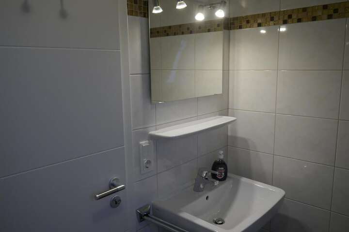 Room 34 of 60