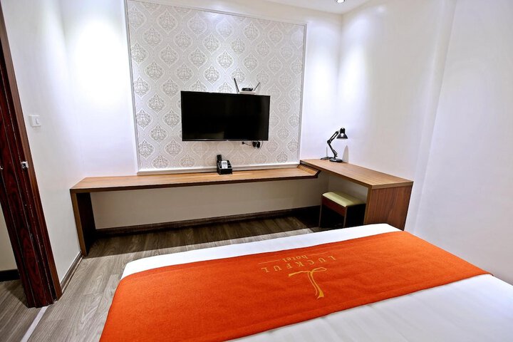 Room 27 of 54