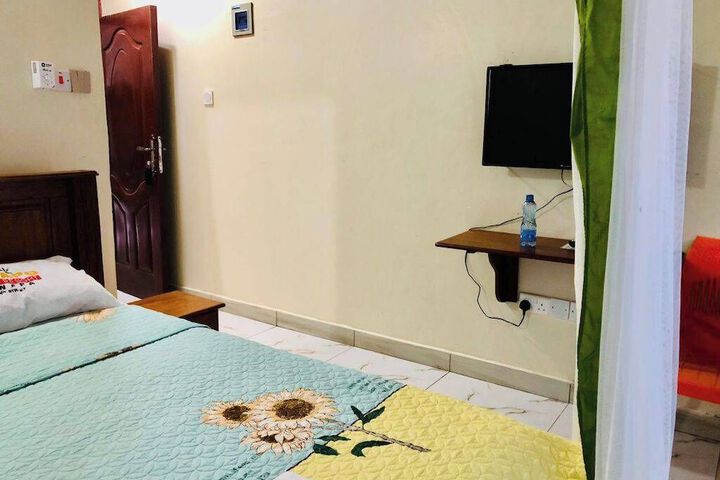 Room 3 of 34