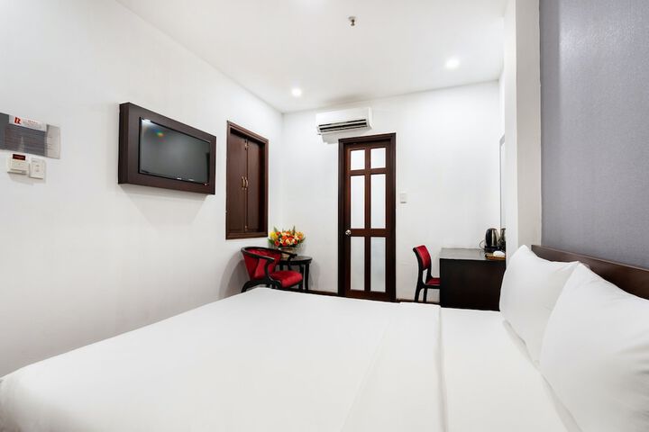 Room 5 of 49