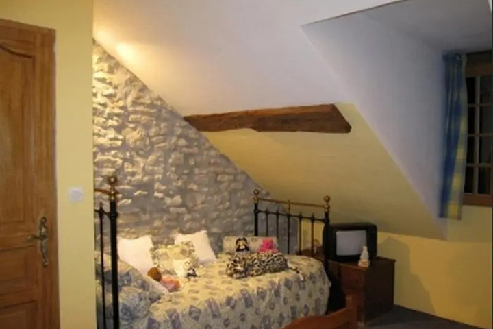 Room 3 of 8