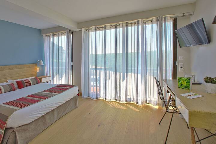 Room 3 of 34