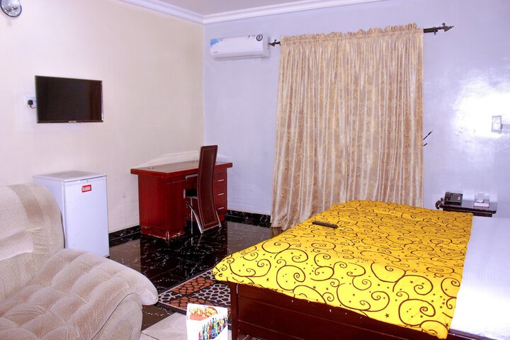 Room 36 of 68