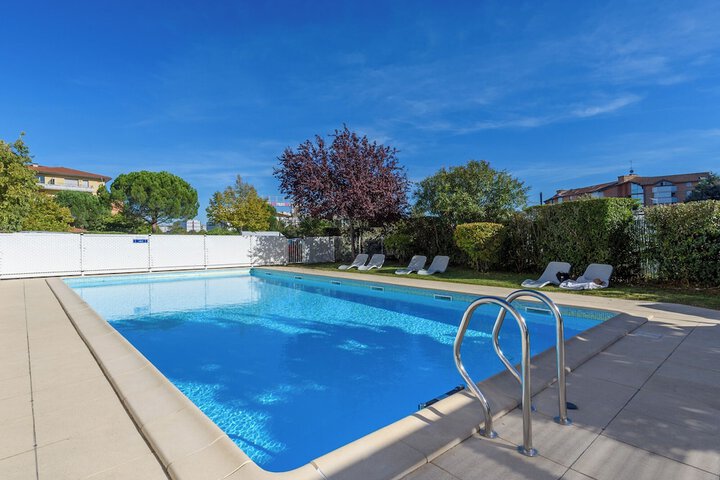 Pool Hotel