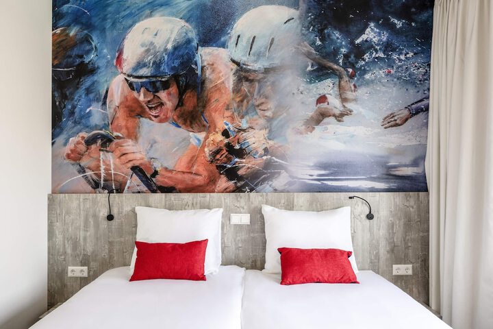 Room 48 of 73