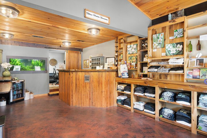 Hotel Interior 4 of 79