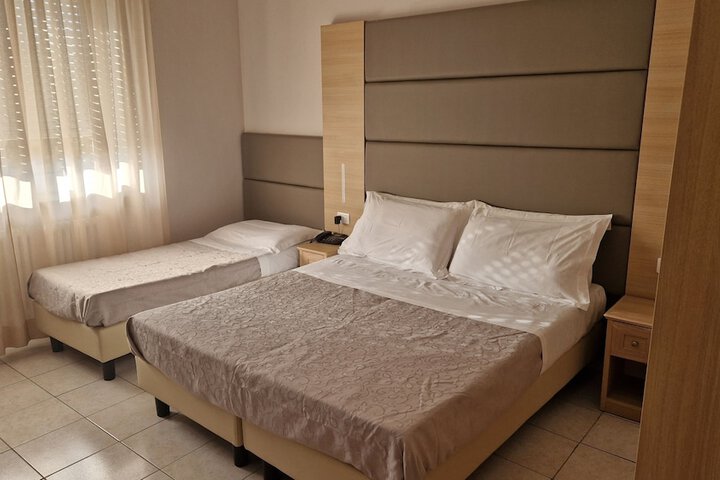 Room 18 of 42