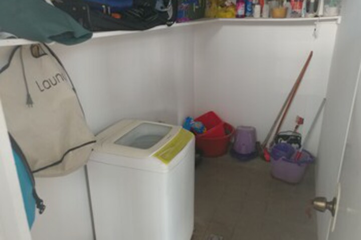 Room 9 of 25