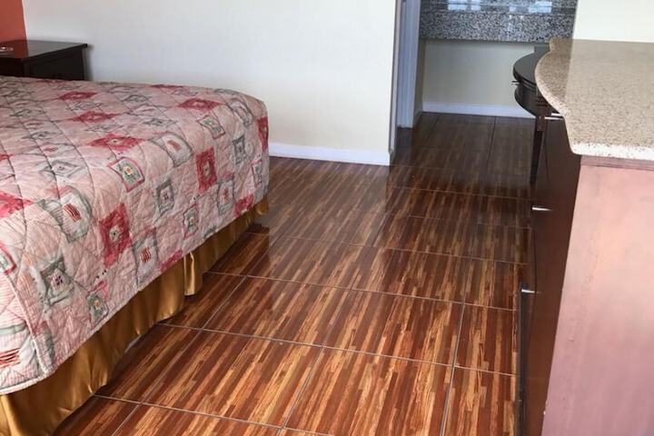 Room 13 of 26