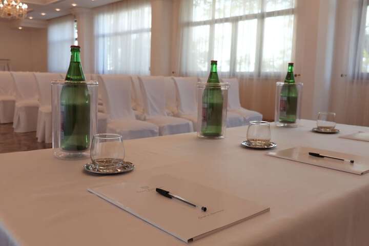 Dining 76 of 110