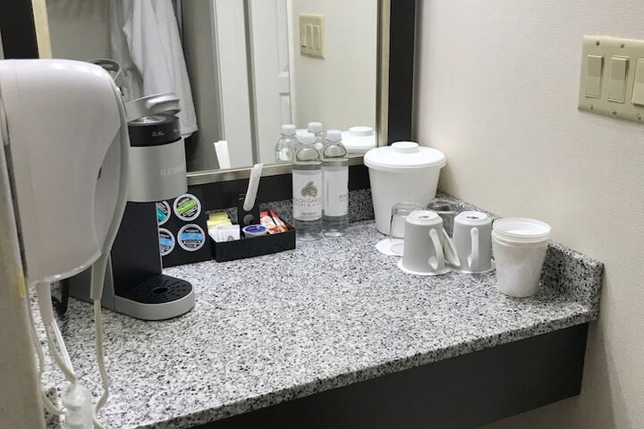 Room 19 of 38