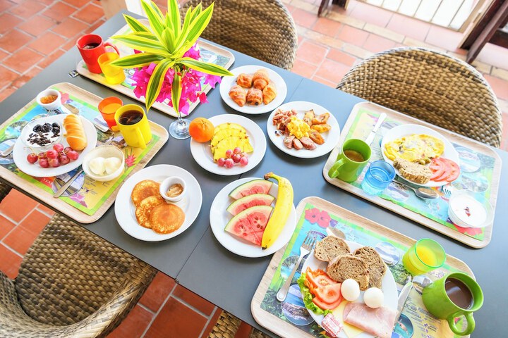 Breakfast/Coffee Service 81 of 116