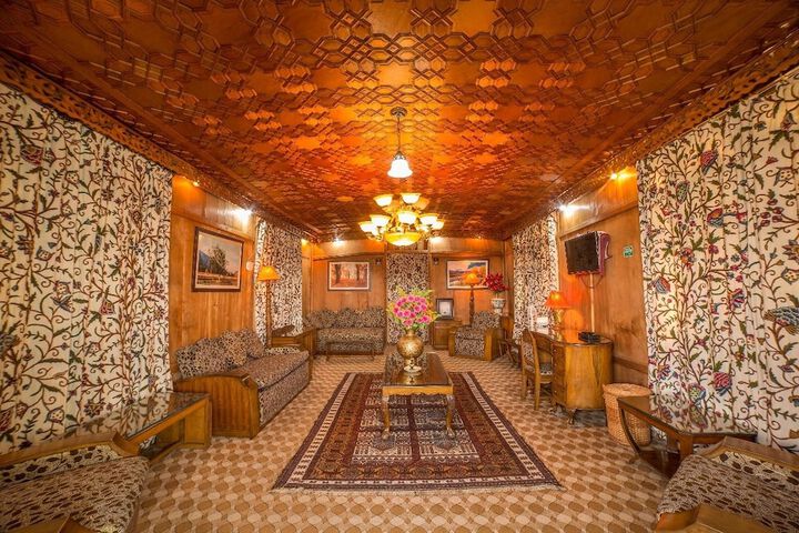 Hotel 3 of 150