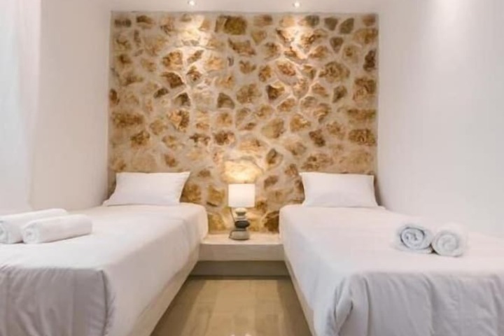 Room 5 of 29