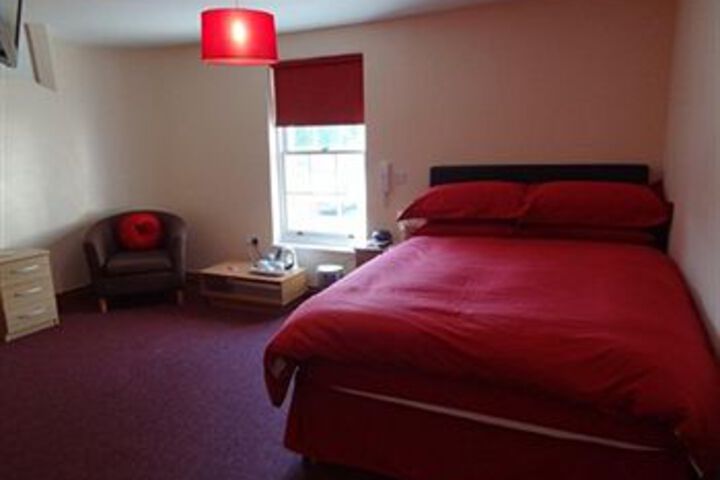Room 6 of 9