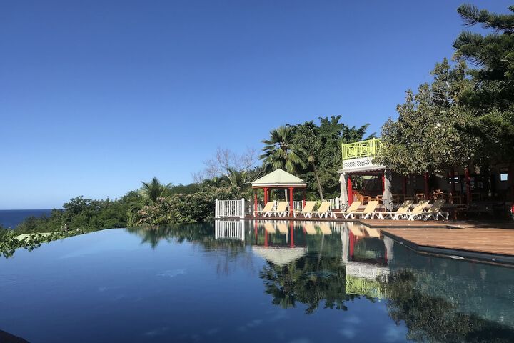 Hotel with Pool