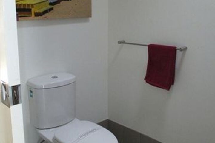 Room 2 of 25
