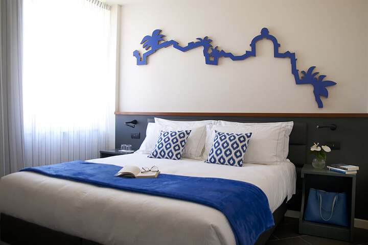 Room 22 of 48