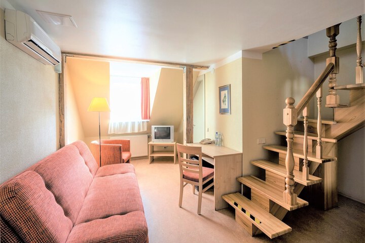 Room 22 of 40
