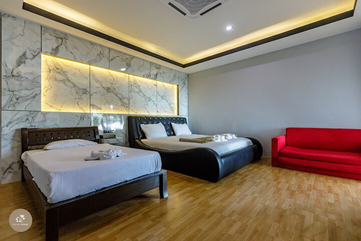 Room 15 of 77