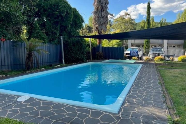Hotel Pool