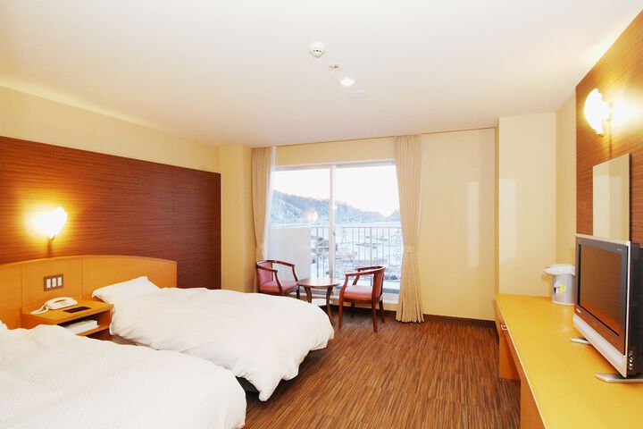 Room 10 of 35