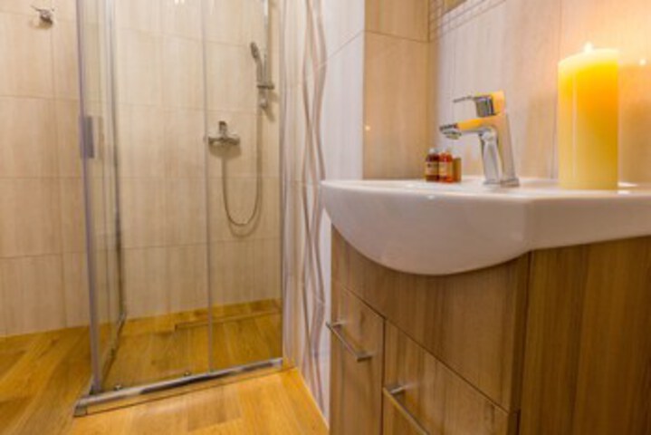 Room 3 of 45