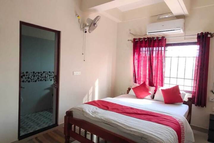 Room 2 of 5