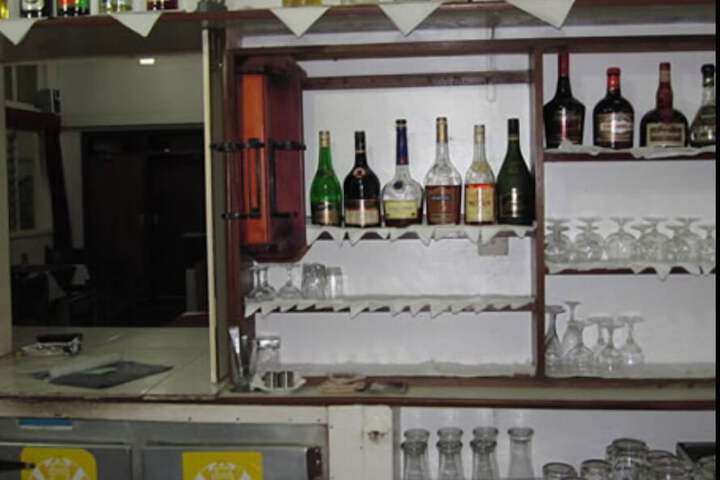 Lounge 21 of 23