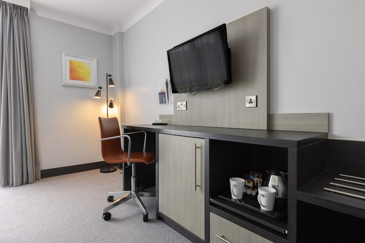 Room 35 of 292