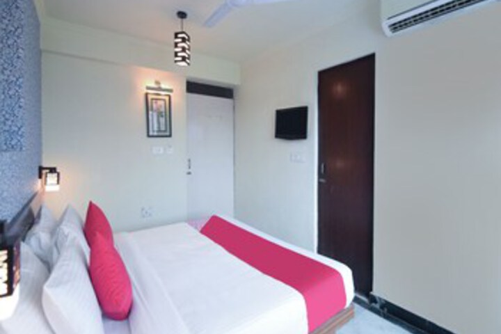 Room 16 of 22