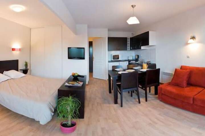 Room 6 of 43