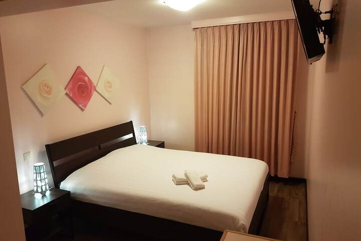 Room 3 of 33